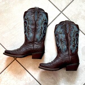 Ladies Size 7.5B cowgirl boots - Justin